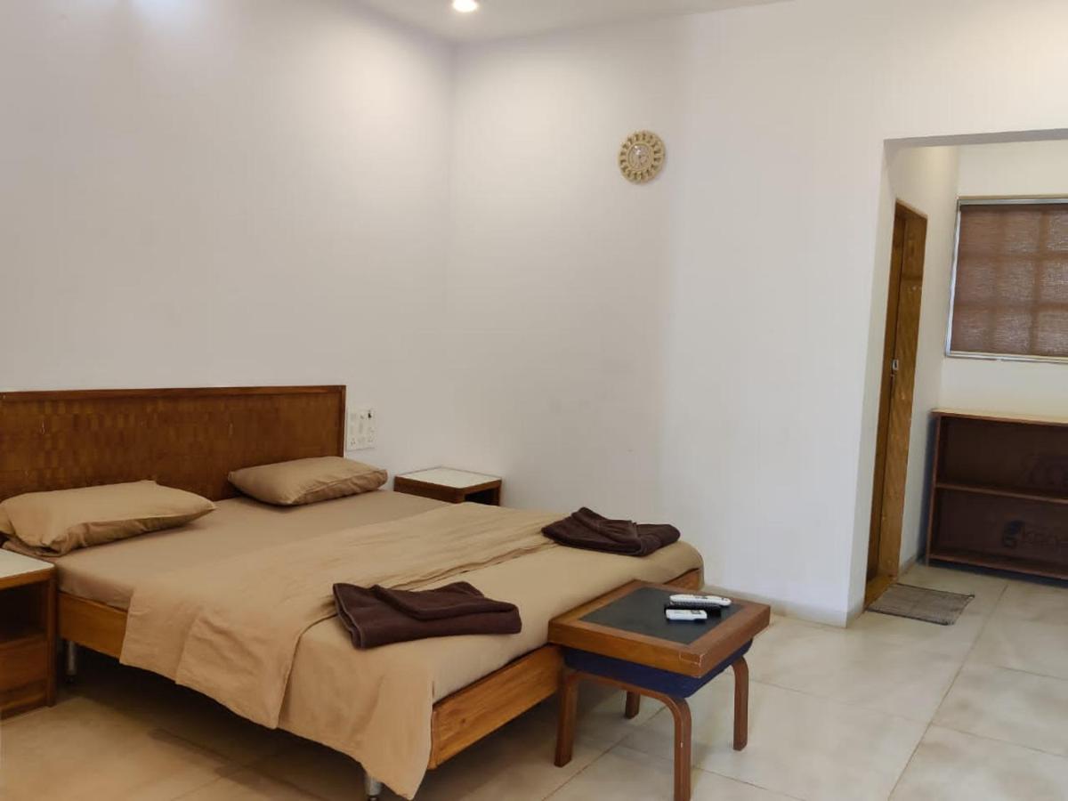 White House Beach Resort, Nagaon Екстер'єр фото