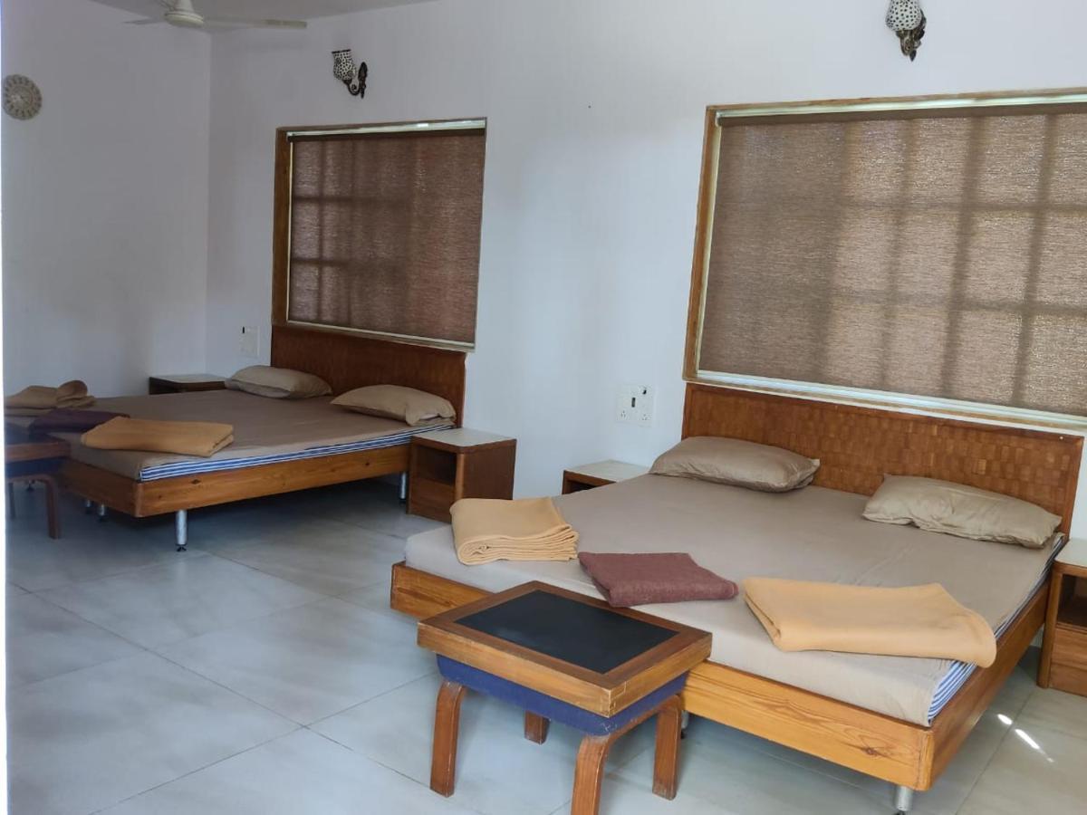 White House Beach Resort, Nagaon Екстер'єр фото