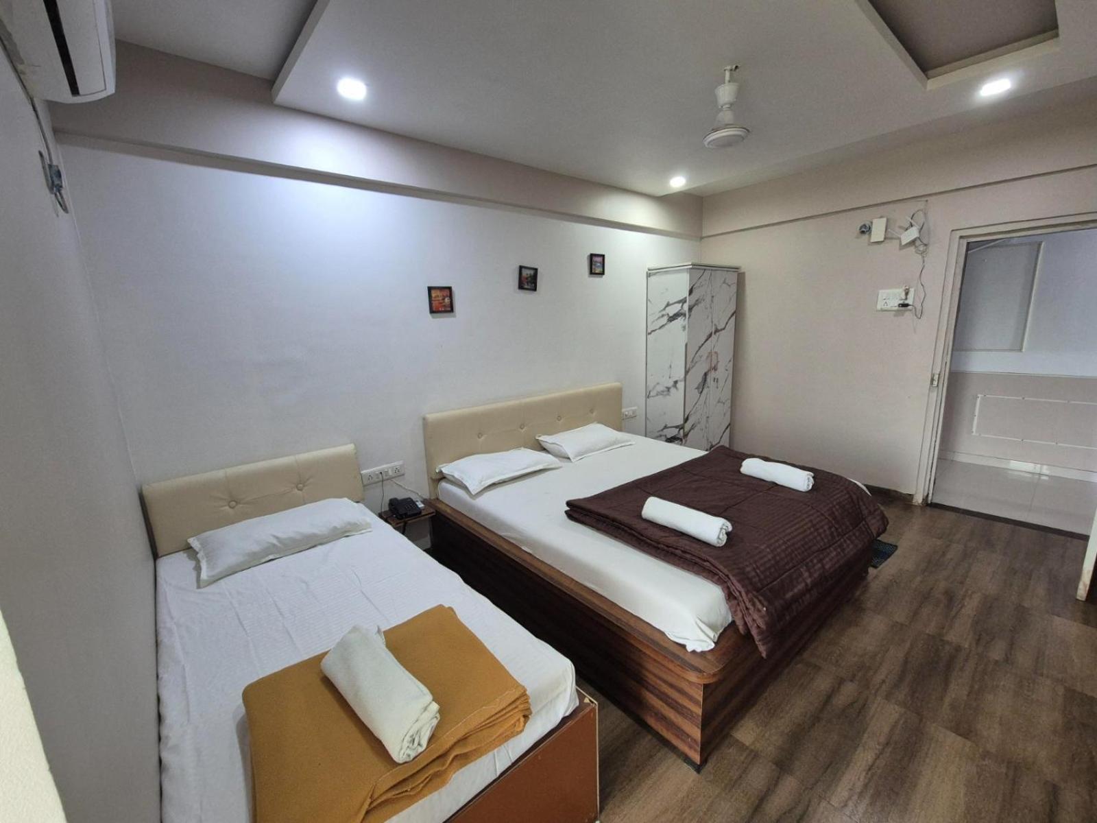 White House Beach Resort, Nagaon Екстер'єр фото