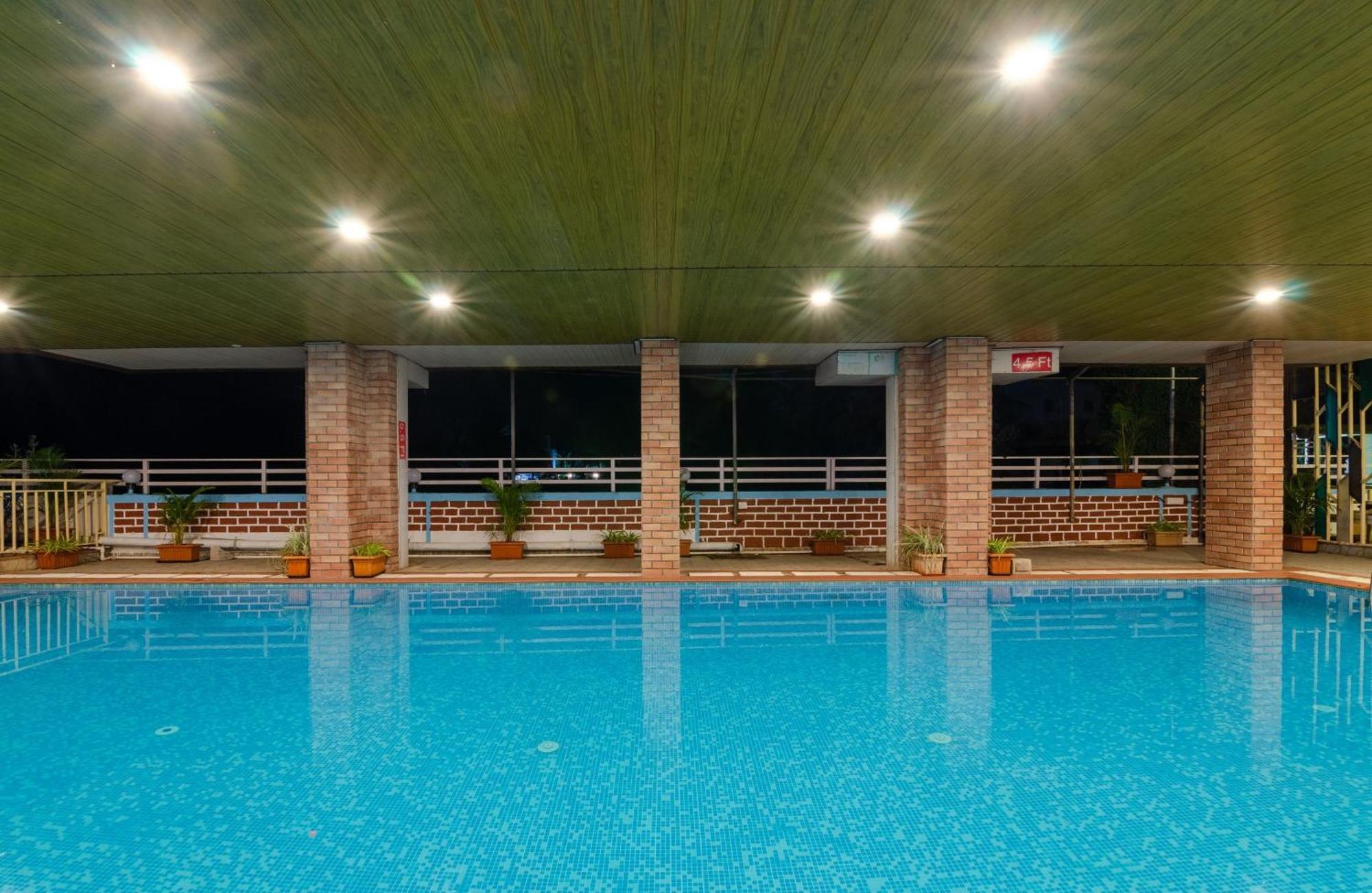 White House Beach Resort, Nagaon Екстер'єр фото