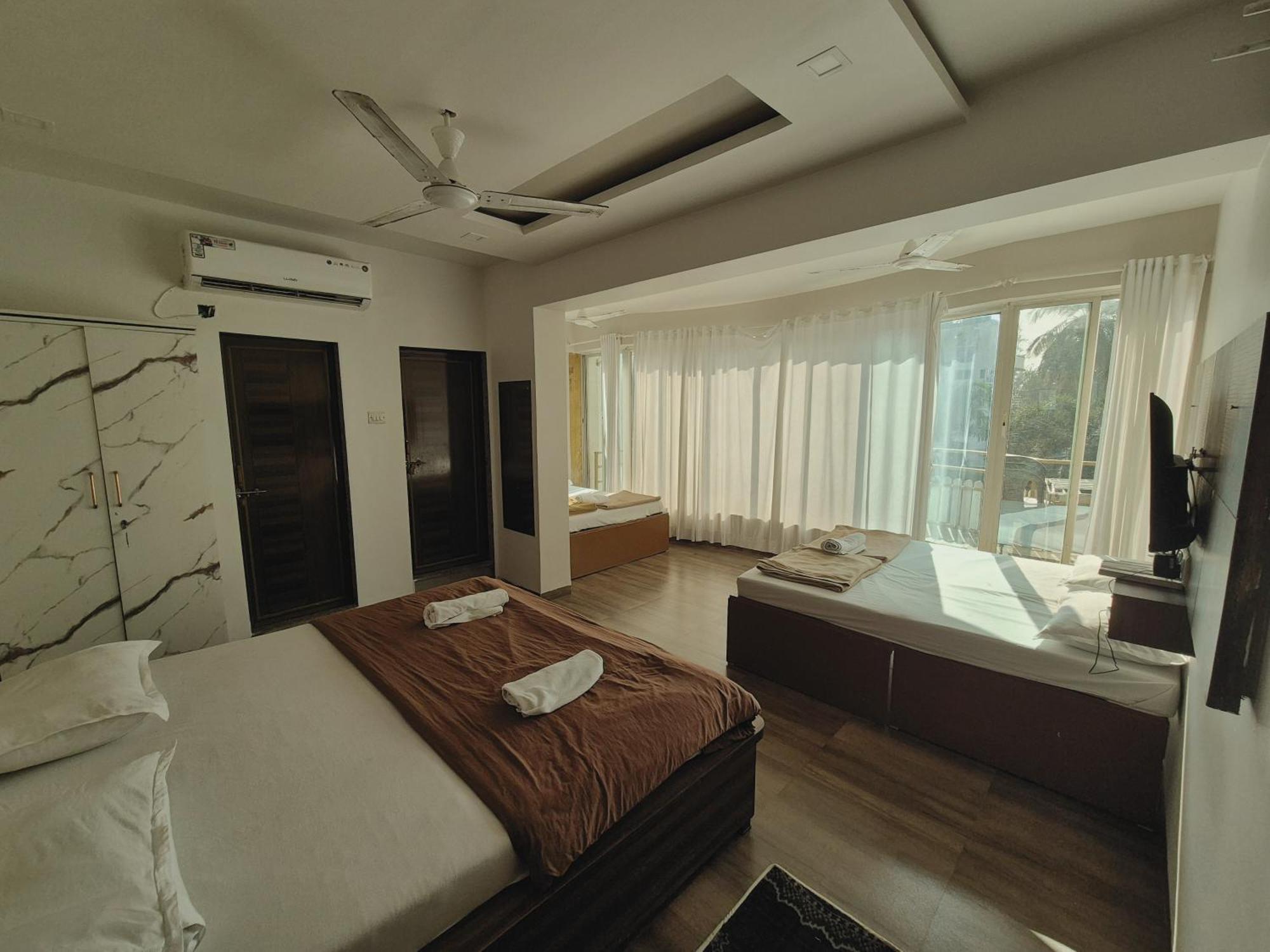 White House Beach Resort, Nagaon Екстер'єр фото